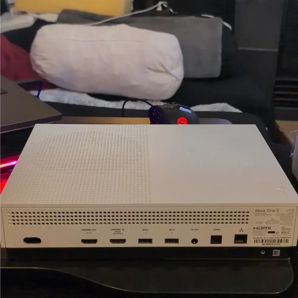Microsoft Xbox One S White Home Console 4K UHD Region Free MPN 1681